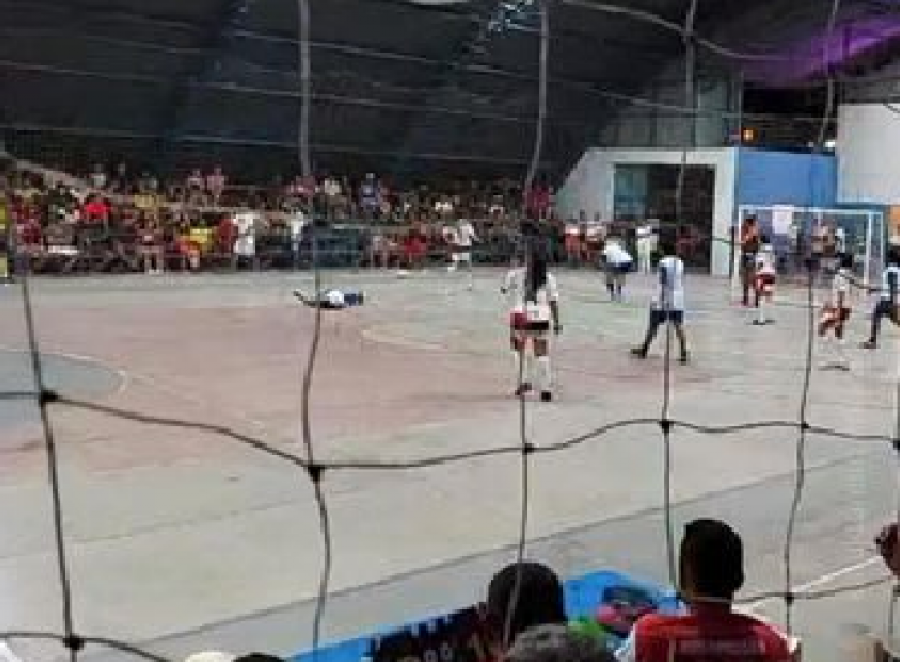 Salgado e Confiança vencem as primeiras partidas da Copa de Futsal Feminino de Delmiro Gouveia