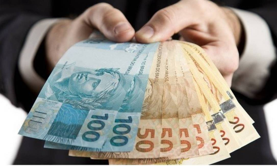 Aposentados do INSS que ganham mais que o mínimo começam a receber 13º